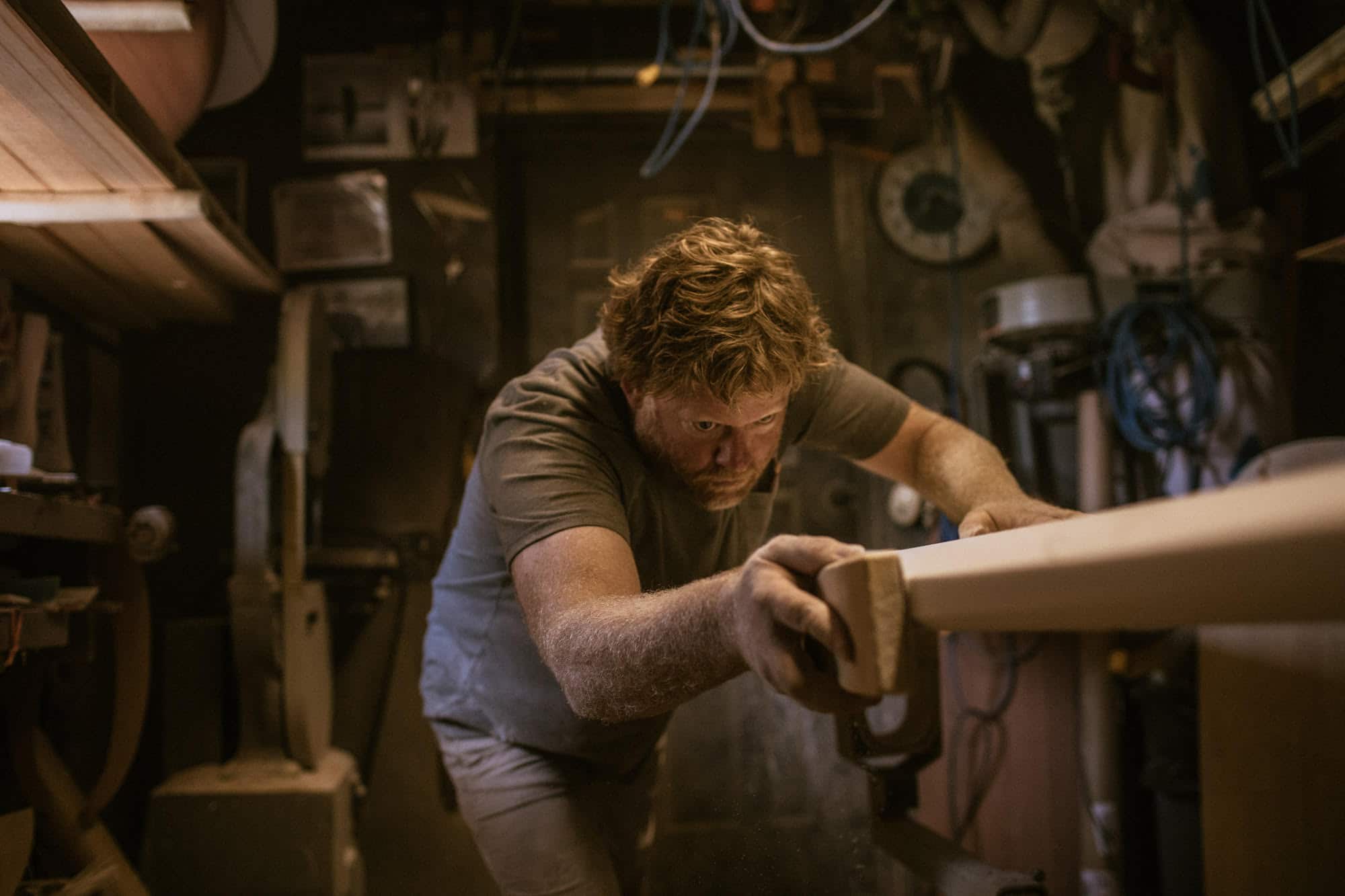 Travail à la main dans l’atelier Martin Shapes